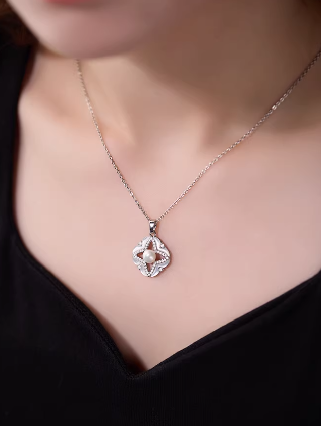 Mother-of-Pearl Luxe Pendant Necklace