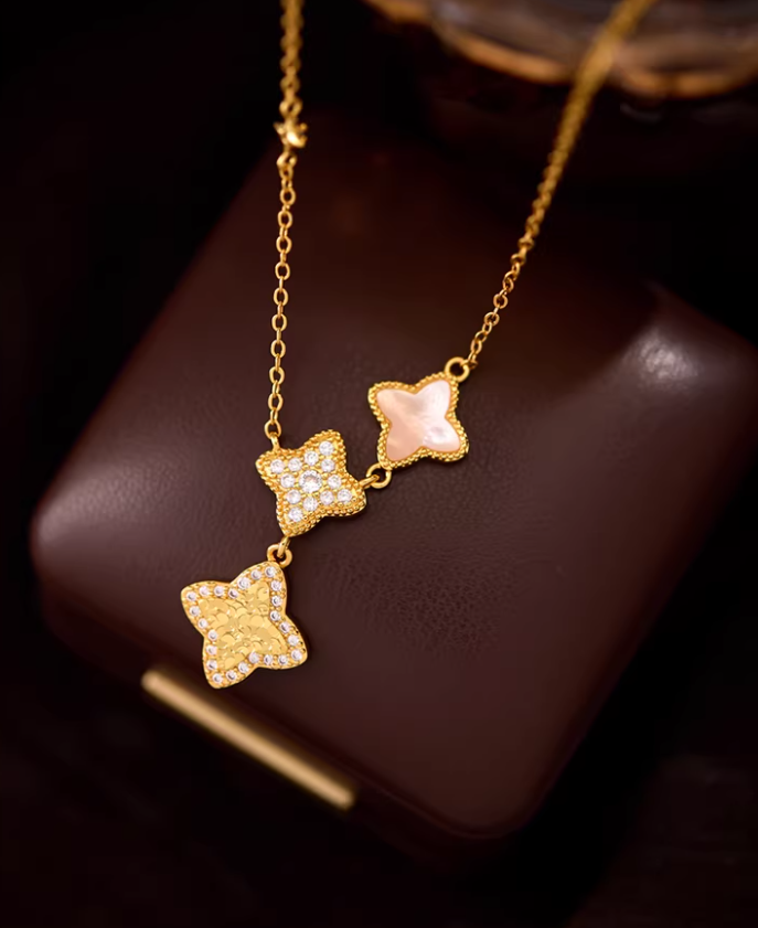 Clover Frost Shell Pendant Necklace